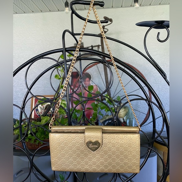 GUCCI Gorgeous Gold Leather Wallet W/Chain, Box. - Picture 12 of 16